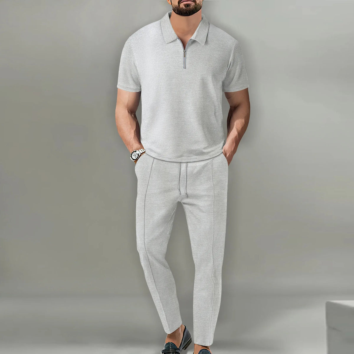 Conjunto de Calça e Camisa Polo Linha Casual Refinada.